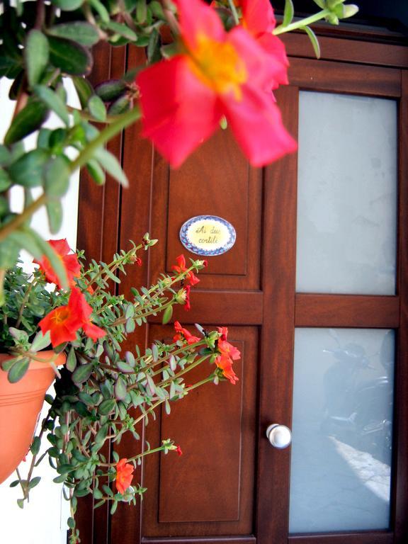 Ferienwohnung Ai Due Cortili Trapani Zimmer foto