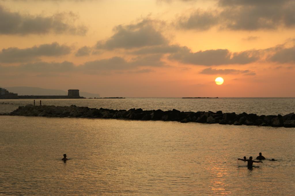 Ferienwohnung Ai Due Cortili Trapani Zimmer foto