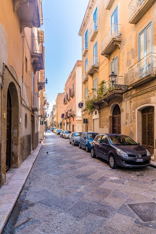 Ferienwohnung Ai Due Cortili Trapani Exterior foto